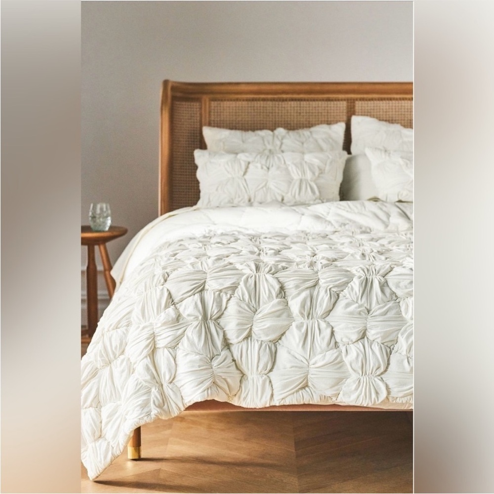 Anthropologie Constance Cotton Jersey Cloud  Quilt Size Cal King NWT
